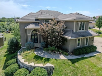 9014 Martindale St, Lenexa, KS 66220