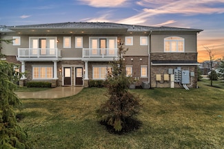 5666 Arbor Chase Dr, Ann Arbor, MI 48103