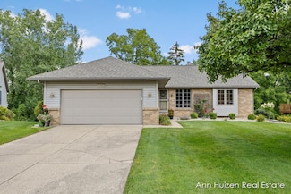 4310 Crest Creek Ct SW, Grandville, MI 49418