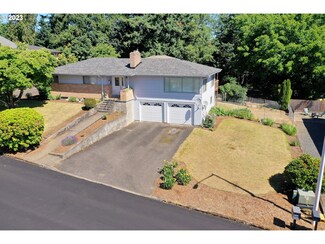 32861 NW Bella Vista Dr, Scappoose, OR 97056