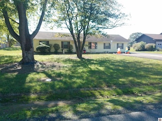 225 Wilton Cir, Paducah, KY 42003