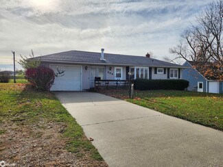 804 N Court St, Toledo, IA 52342