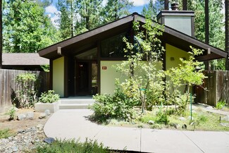 21 Graeagle Meadows Rd, Graeagle, CA 96103