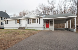 540 Mendon Rd, Woonsocket, RI 02895