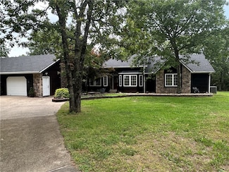 1574 County Road 207, Eureka Springs, AR 72632