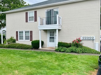 27 Arrowhead Way N, Fairport, NY 14450