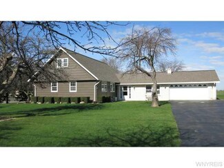 6234 Ward Rd, Sanborn, NY 14132