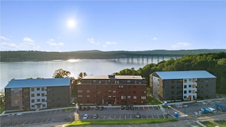 18 Edgewater Place Unit 409, Beacon, NY 12508