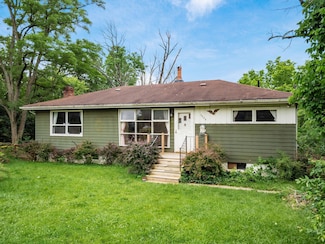 7025 Iris Dr, Grove City, OH 43123