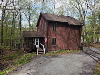 225 Regent St, Bushkill, PA 18324