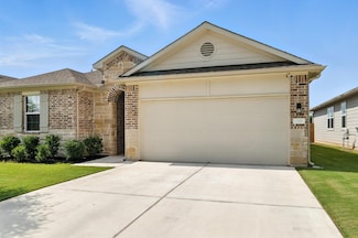 211 Rainmaker Ln, Bastrop, TX 78602