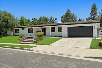 24320 Bessemer St, Woodland Hills, CA 91367