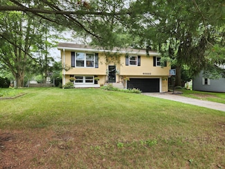 10308 N 500 E, Demotte, IN 46310