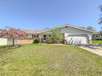 5208 Raven Dr, Greendale, WI 53129