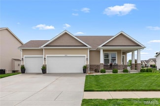 2604 Greystone Estates Pkwy, Belleville, IL 62221