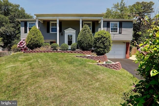 12803 Point Pleasant Dr, Fairfax, VA 22033