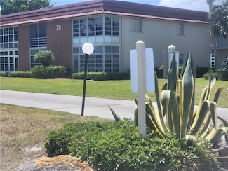 28 Pine Arbor Ln Unit 202, Vero Beach, FL 32962