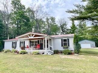 1272 Oak Lake Rd, Lewiston, MI 49756