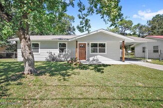 210 Linda Dr, Ocean Springs, MS 39564