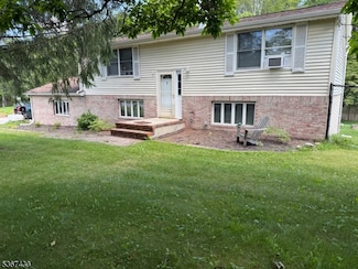 936 Hampton Rd, Newton, NJ 07860