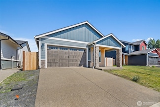 2114 Hawks View Ln, Winlock, WA 98596