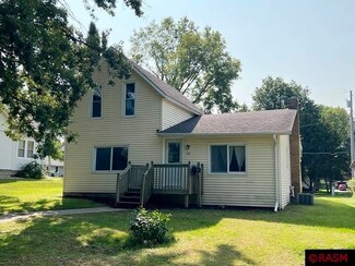 321 W 6th St, Blue Earth, MN 56013