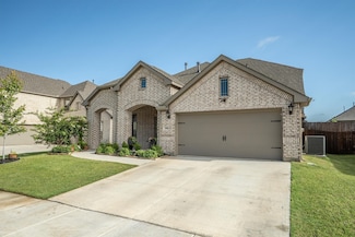 2900 Emerald Trace Dr, Lantana, TX 76226