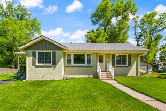 1104 Pine St, Fox River Grove, IL 60021