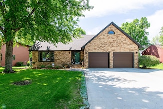 2220 24th Ave S, Fargo, ND 58103