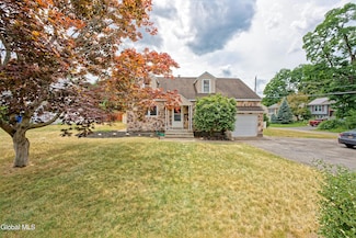 2834 Halsey Dr, Schenectady, NY 12304