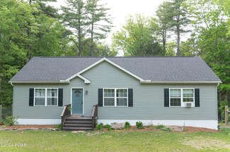 36 Fawn Ridge Dr, Hawley, PA 18428