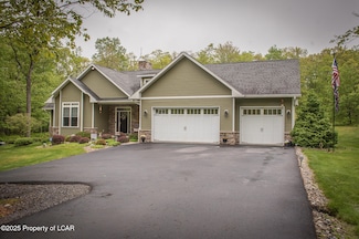 58 Blossom Rd, Bear Creek Township, PA 18702