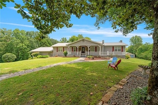 404 Davis Rd W, Fairmount, GA 30139