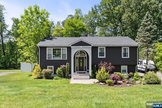 544 Jackson Ave, Township of Washington, NJ 07676