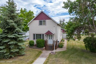 213 Euclid Ave, Crookston, MN 56716