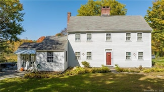 81 Currituck Rd, Newtown, CT 06470