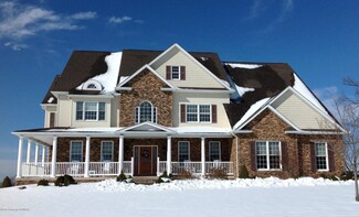 206 Greystone Dr, Shavertown, PA 18708