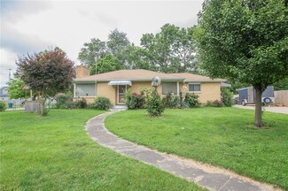 820 Oklahoma Ave, Mattoon, IL 61938