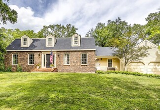 12315 N Ledges Dr, Roscoe, IL 61073