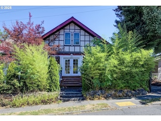 6541 E Burnside St, Portland, OR 97215