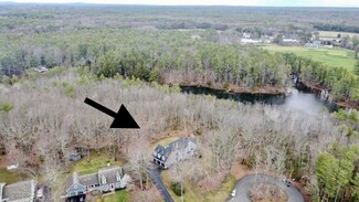 18 Ledgewater Dr, Kennebunk, ME 04043