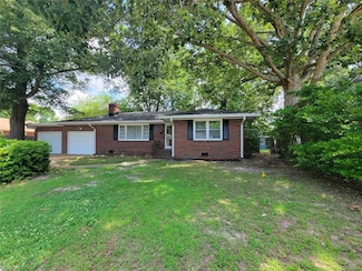 122 Kendall Dr, Newport News, VA 23601