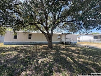 2900 Southern Breeze, Hondo, TX 78861