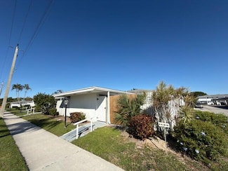 96 East Ct, Royal Palm Beach, FL 33411