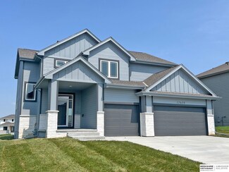 12638 Carpenter St, Papillion, NE 68138