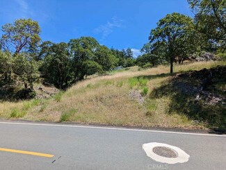 2561 Peacock Dr, Willits, CA 95490