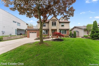 28395 Swan Island Dr, Grosse Ile, MI 48138