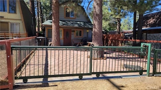 822 W Country Club Blvd, Big Bear City, CA 92314