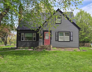 211 N 3rd St, Oregon, IL 61061