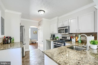 25 Crafton Rd, Essex, MD 21221